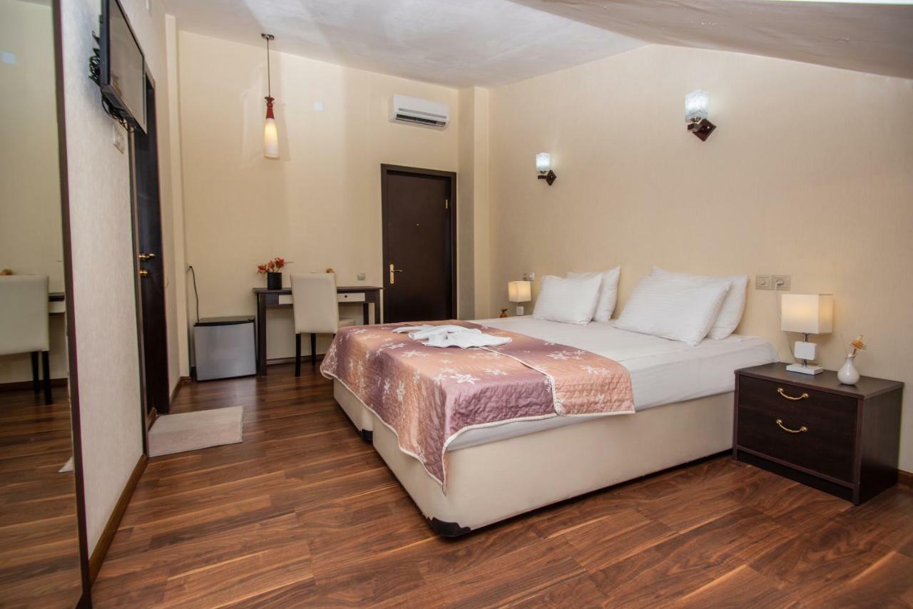 Lowell Hotel Тбилиси Екстериор снимка
