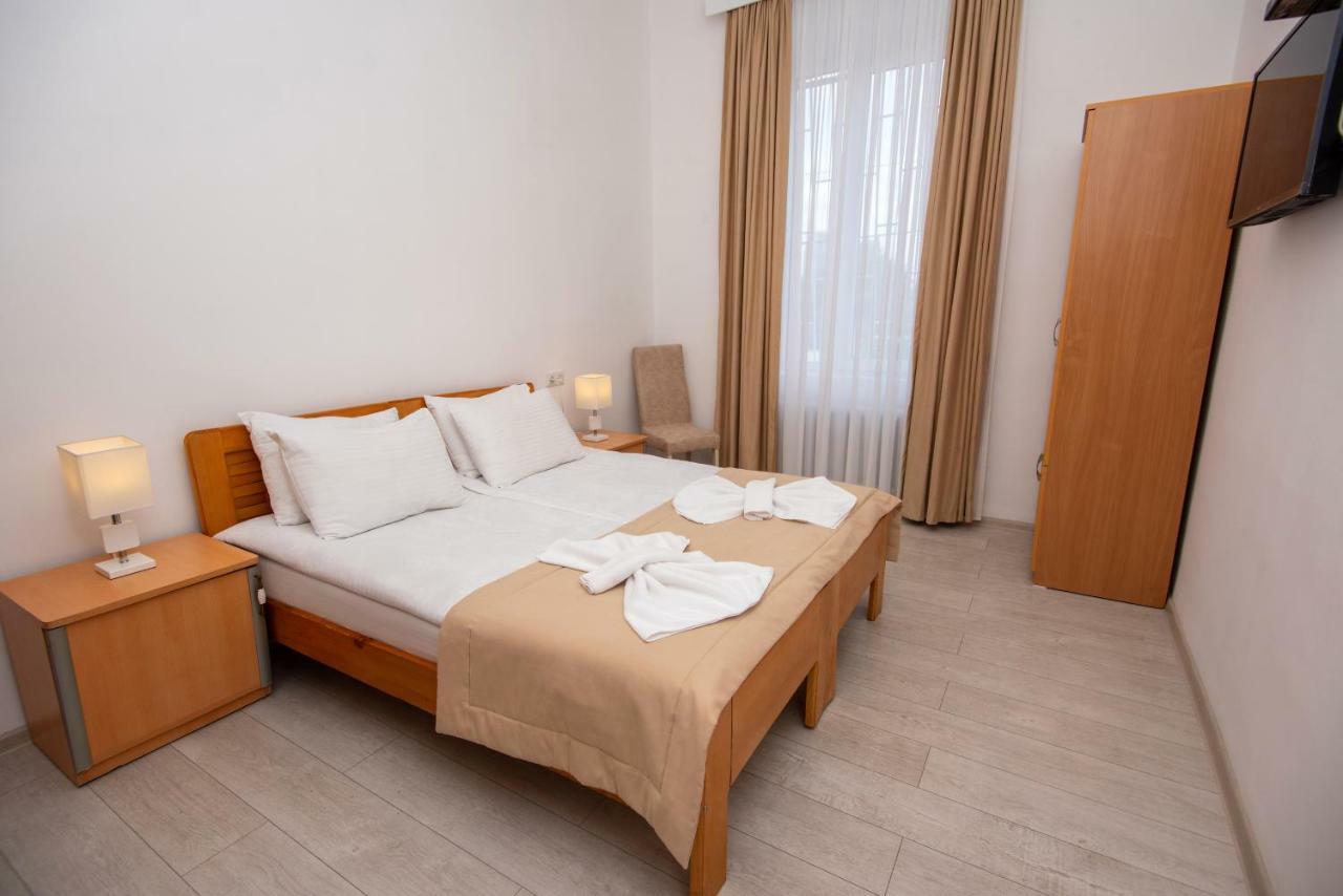 Lowell Hotel Тбилиси Екстериор снимка