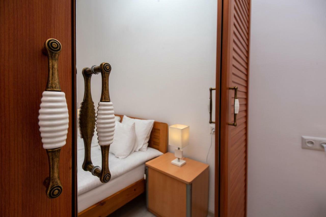 Lowell Hotel Тбилиси Екстериор снимка