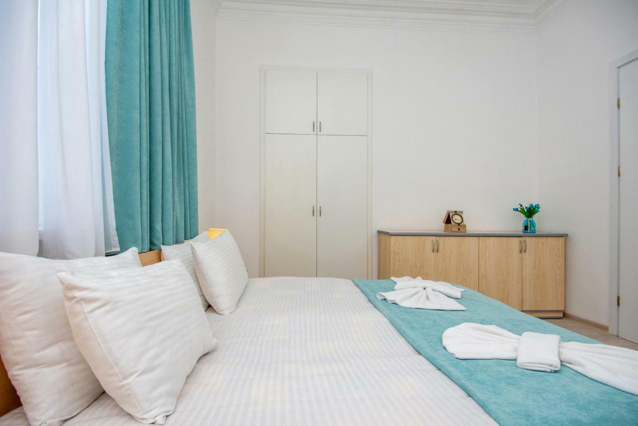 Lowell Hotel Тбилиси Екстериор снимка