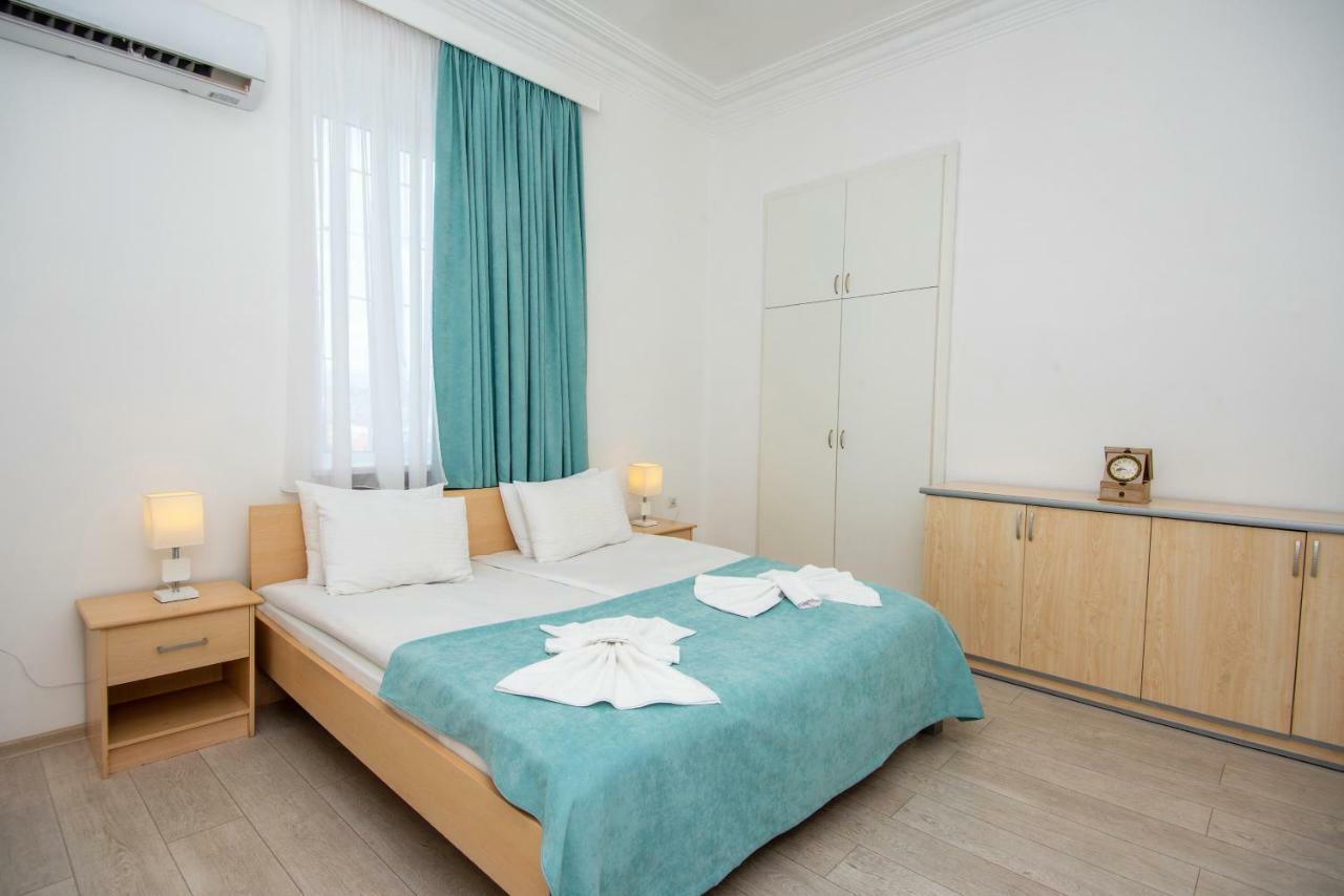 Lowell Hotel Тбилиси Екстериор снимка