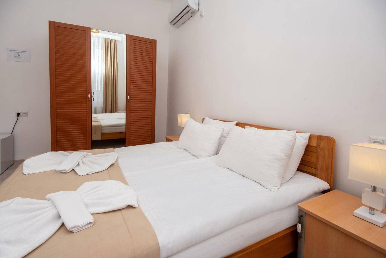 Lowell Hotel Тбилиси Екстериор снимка