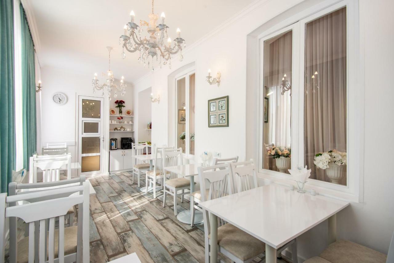 Lowell Hotel Тбилиси Екстериор снимка