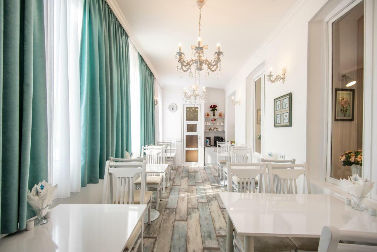 Lowell Hotel Тбилиси Екстериор снимка